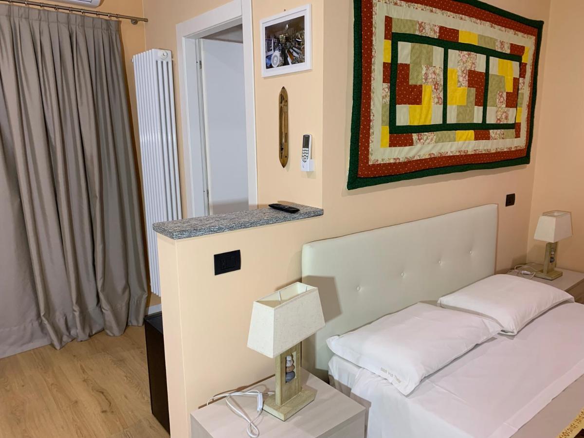 Bed & Breakfast Indi Thelar Villa Guardia Zewnętrze zdjęcie